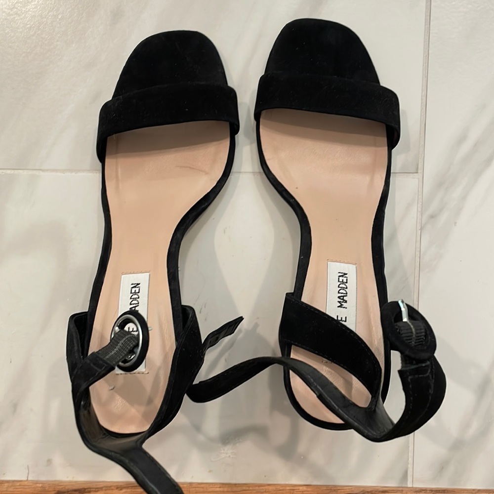 Steve Madden basic black suede heels